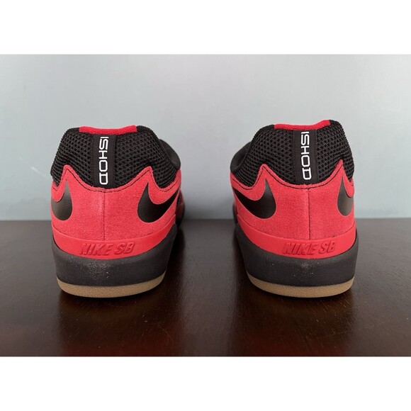 Athletic_Shoes